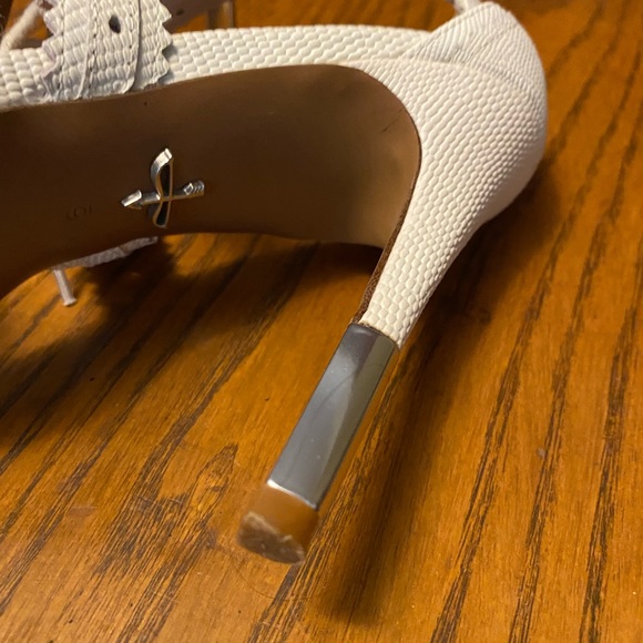 Pour la Victoire white heels excellent used condition - Picture 3 of 5